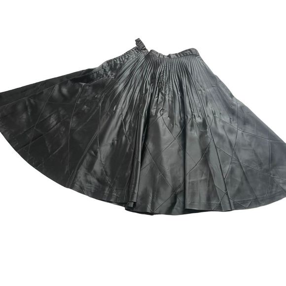 GORGEOUS VINTAGE BLACK CIRCLE SKIRT WITH DIAMOND PATTERN size 27in waist - Picture 3 of 11